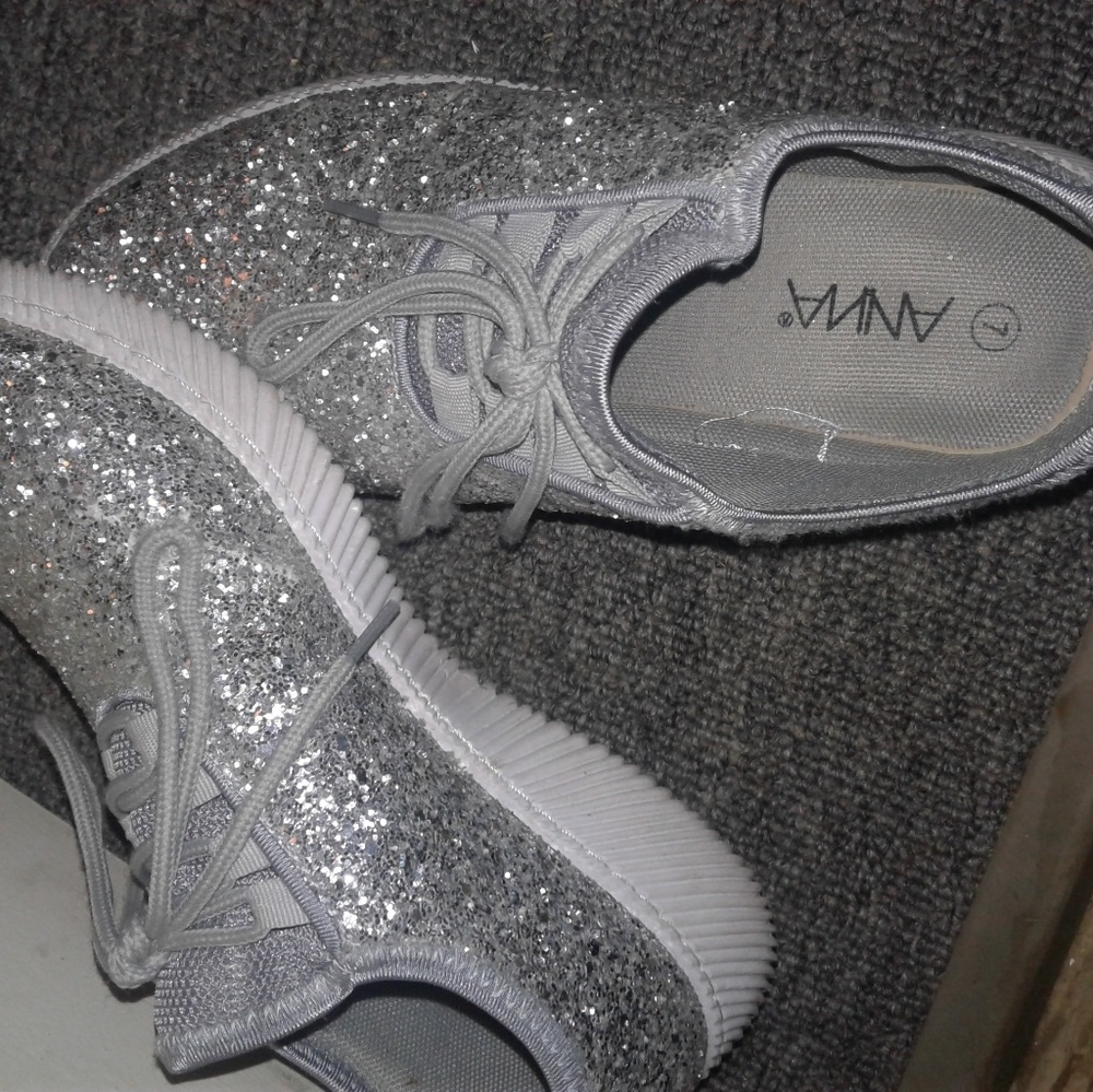 Sprikley white/silver sneakers